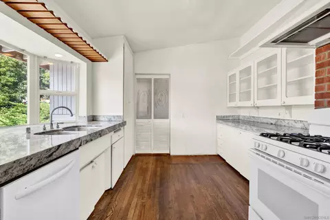 1549 Birch Ave, Escondido, CA 92027 photo 6
