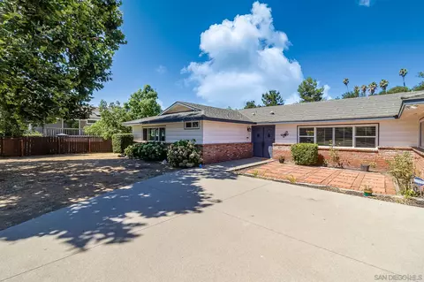 Exterior - 28035 Mountain Meadow Rd, Escondido, CA 92026 photo 3 of 13