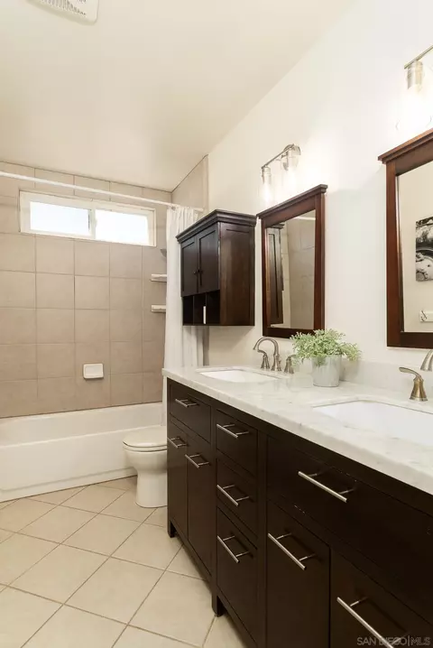 Bath - 28035 Mountain Meadow Rd, Escondido, CA 92026 photo 3 of 3