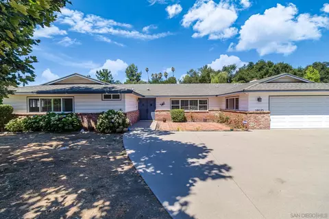 Exterior - 28035 Mountain Meadow Rd, Escondido, CA 92026 photo 6 of 13