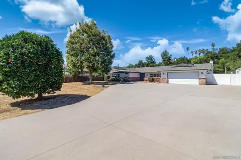 Exterior - 28035 Mountain Meadow Rd, Escondido, CA 92026 photo 2 of 13