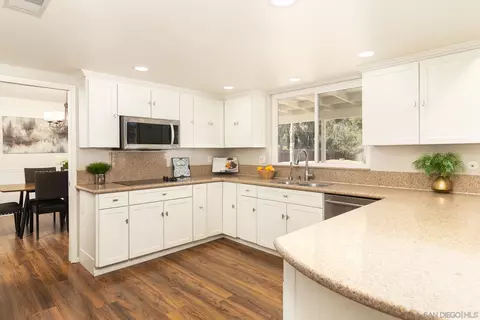 Kitchen - 28035 Mountain Meadow Rd, Escondido, CA 92026 photo 2 of 3