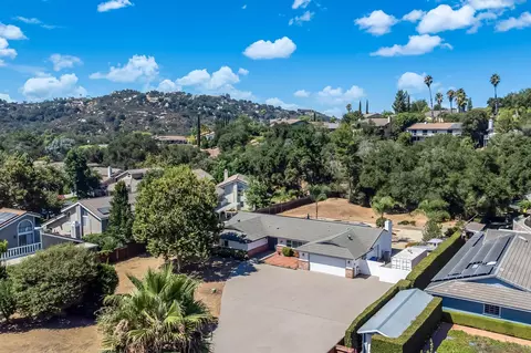 View/Area - 28035 Mountain Meadow Rd, Escondido, CA 92026 photo 1 of 7