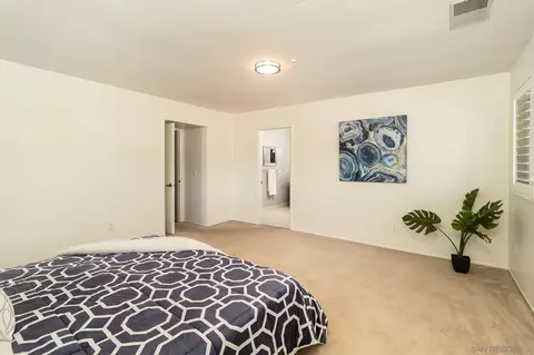 Bedroom - 28035 Mountain Meadow Rd, Escondido, CA 92026 photo 2 of 5