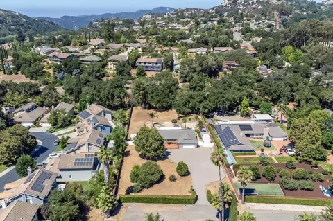 View/Area - 28035 Mountain Meadow Rd, Escondido, CA 92026 photo 6 of 7
