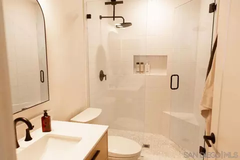Bath - 215 Countryhaven Rd, Encinitas, CA 92024 photo 1 of 3