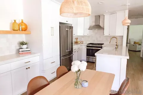Kitchen - 215 Countryhaven Rd, Encinitas, CA 92024 photo 5 of 7