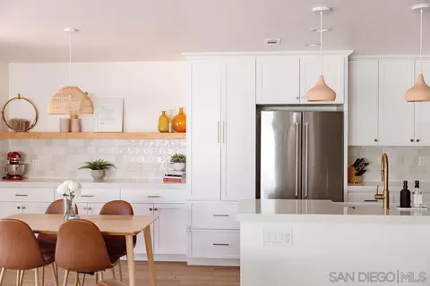 Kitchen - 215 Countryhaven Rd, Encinitas, CA 92024 photo 3 of 7