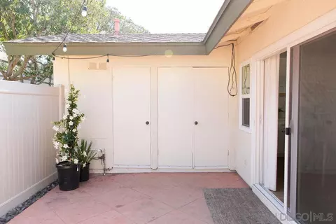 Exterior - 215 Countryhaven Rd, Encinitas, CA 92024 photo 4 of 6
