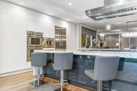 Kitchen - 461 I Ave, Coronado, CA 92118 photo 8 of 10