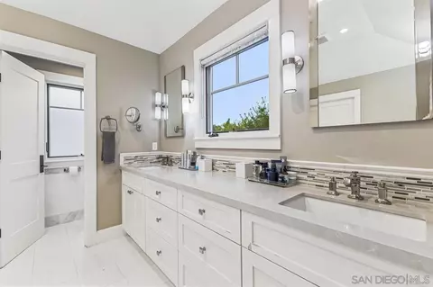 Bath - 461 I Ave, Coronado, CA 92118 photo 5 of 6