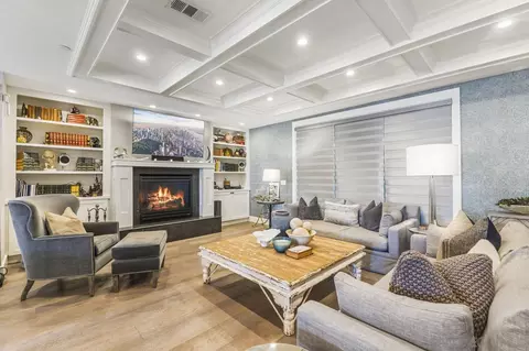 Living - 461 I Ave, Coronado, CA 92118 photo 3 of 4