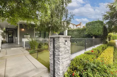 Exterior - 461 I Ave, Coronado, CA 92118 photo 5 of 9