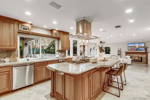 Kitchen - 939 Calle Santa Cruz, Encinitas, CA 92024 photo 2 of 5