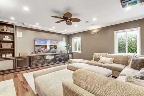Living - 939 Calle Santa Cruz, Encinitas, CA 92024 photo 8 of 10