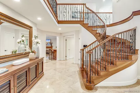 Entry Way - 939 Calle Santa Cruz, Encinitas, CA 92024 photo 3 of 5