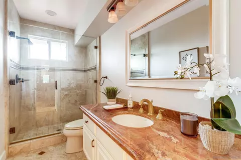 Bath - 939 Calle Santa Cruz, Encinitas, CA 92024 photo 1 of 6