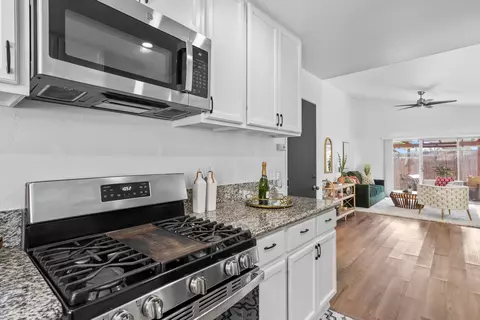 1881 Loreto Gln, Escondido, CA 92027 photo 9