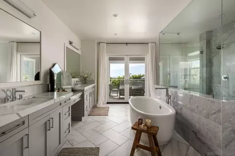 Bath - 820 Hymettus Ave, Encinitas, CA 92024 photo 1 of 1