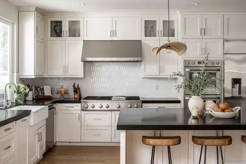 Kitchen - 820 Hymettus Ave, Encinitas, CA 92024 photo 1 of 3