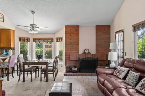 860 Oro Grande St, Oceanside, CA 92057 photo 2