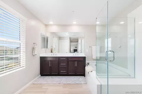 Bath - 10677 Braverman Dr, Santee, CA 92071 photo 2 of 3