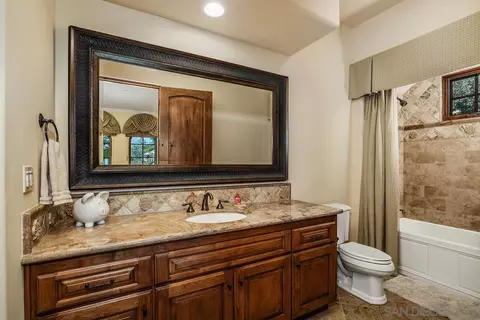 Bath - 17867 Joyas Ct, Poway, CA 92064 photo 6 of 6