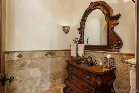 Bath - 17867 Joyas Ct, Poway, CA 92064 photo 3 of 6