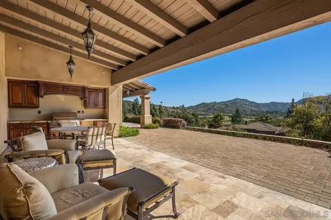 Exterior - 17867 Joyas Ct, Poway, CA 92064 photo 7 of 14