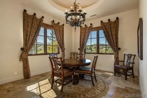 Dining - 17867 Joyas Ct, Poway, CA 92064 photo 1 of 2