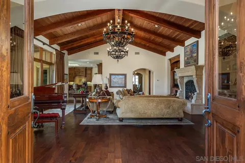 Living - 17867 Joyas Ct, Poway, CA 92064 photo 1 of 4