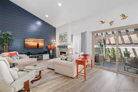 966 Lupine Hills Dr #69, Vista, CA 92081