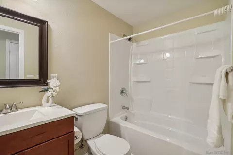 Bath - 9330 Goyette Pl, Santee, CA 92071 photo 4 of 4