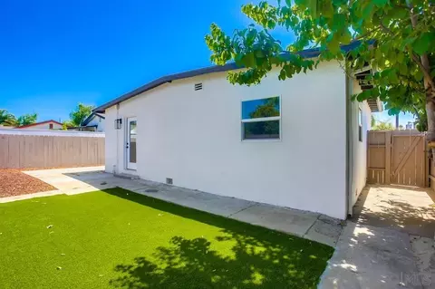 Exterior - 1508 Bush St, Oceanside, CA 92058 photo 9 of 10