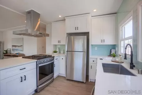 Kitchen - 1508 Bush St, Oceanside, CA 92058 photo 4 of 9