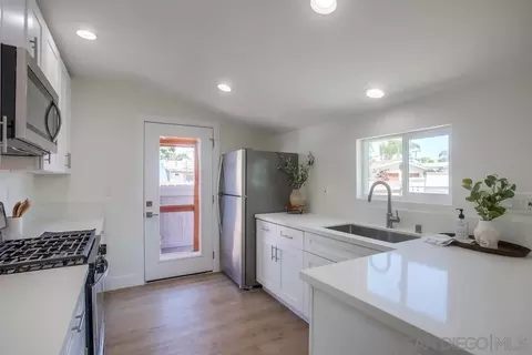 Kitchen - 1508 Bush St, Oceanside, CA 92058 photo 6 of 9
