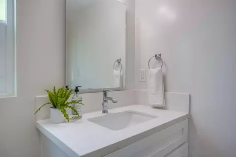 Bath - 1508 Bush St, Oceanside, CA 92058 photo 6 of 6