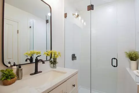Bath - 3944 Cedar Dr, Julian, CA 92036 photo 1 of 3