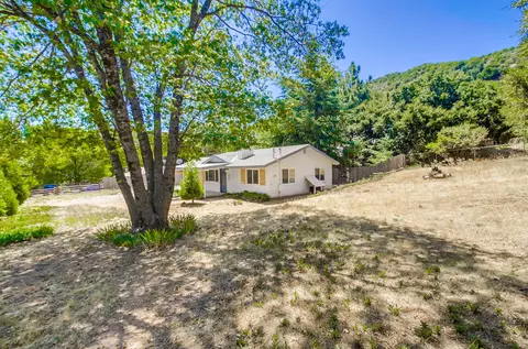 Exterior - 3944 Cedar Dr, Julian, CA 92036 photo 6 of 7