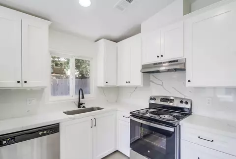Kitchen - 3944 Cedar Dr, Julian, CA 92036 photo 1 of 2
