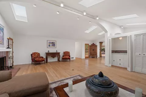2660 Hidden Valley Rd, La Jolla, CA 92037 photo 10