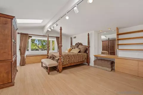 2660 Hidden Valley Rd, La Jolla, CA 92037 photo 22