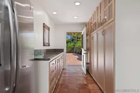 2660 Hidden Valley Rd, La Jolla, CA 92037 photo 20