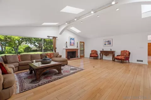 2660 Hidden Valley Rd, La Jolla, CA 92037 photo 9