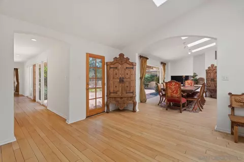 2660 Hidden Valley Rd, La Jolla, CA 92037 photo 11