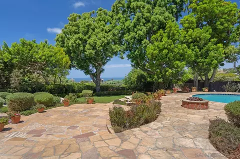 2660 Hidden Valley Rd, La Jolla, CA 92037 photo 2