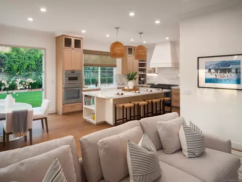 Kitchen - 540 Park Ln, Encinitas, CA 92024 photo 4 of 12