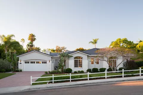Exterior - 540 Park Ln, Encinitas, CA 92024 photo 3 of 12