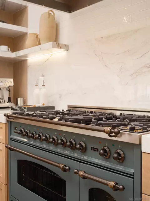 Kitchen - 540 Park Ln, Encinitas, CA 92024 photo 12 of 12