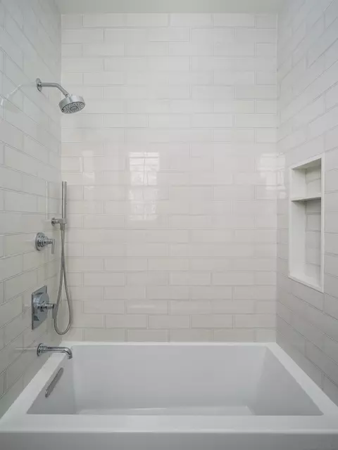 Bath - 540 Park Ln, Encinitas, CA 92024 photo 10 of 11